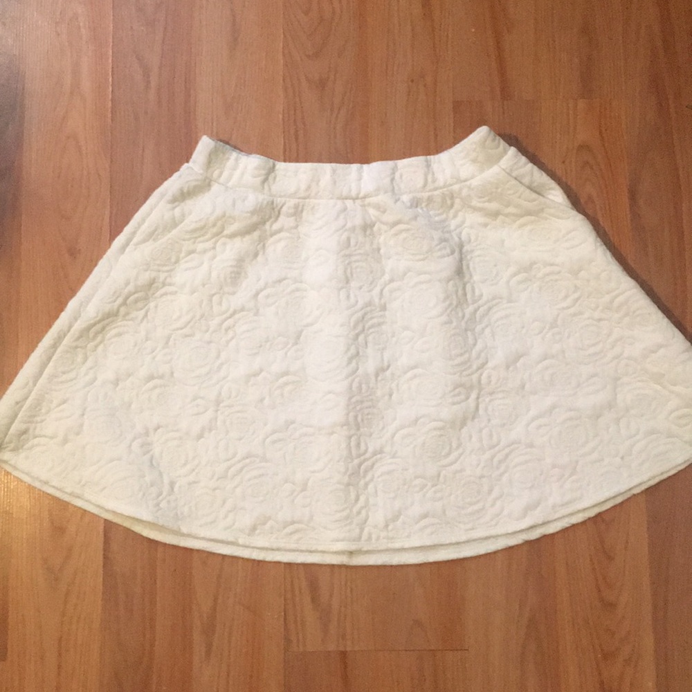 White, floral patterned skirt
